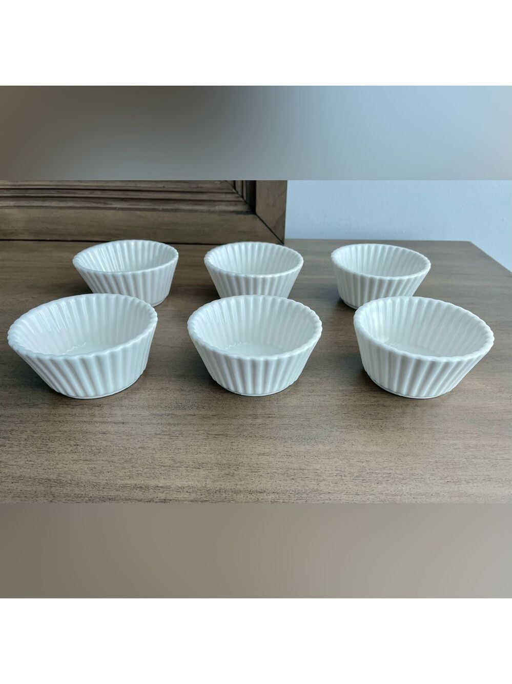 NWT Superior Porcelain Set of 6 Round Dishes - Picture 1 of 9
